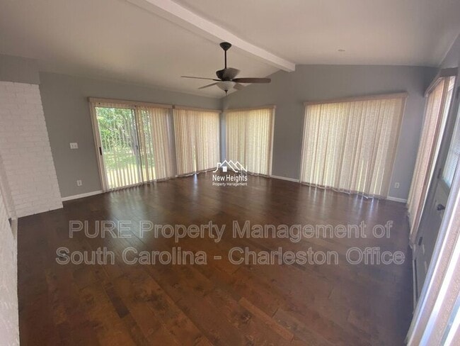 Building Photo - 14 Lampton Rd