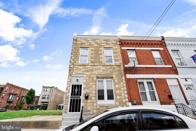 Building Photo - 1833 Fontain St