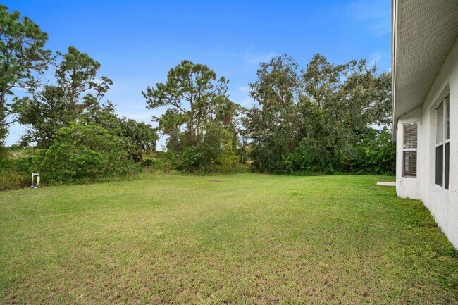 Building Photo - Well maintained Single family home 2 bed 2...