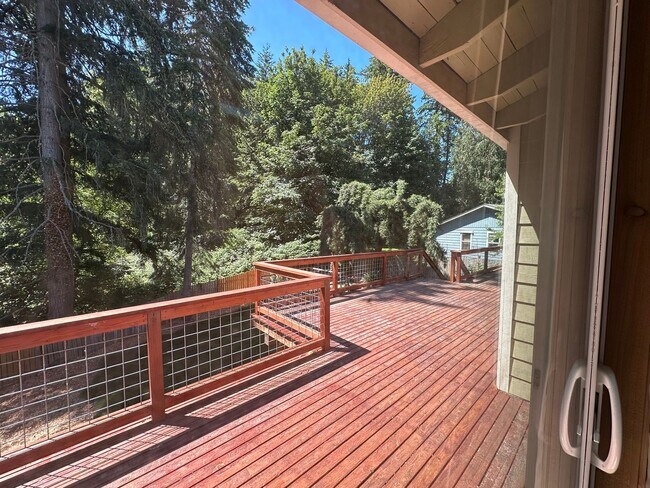 Building Photo - 3 Bed 2 Bath home with 2 Car Garage in Bellingham