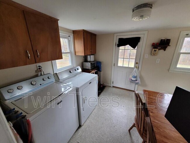 Building Photo - 417 Old Bethel Rd