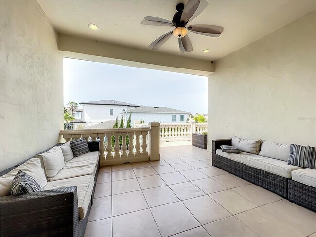 Building Photo - 760 Golden Bear Dr