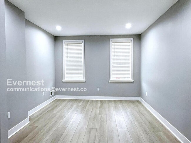 Building Photo - 260 S Highland Ave