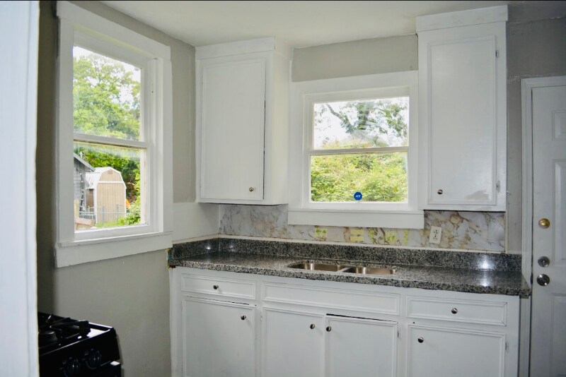 Building Photo - 1501 Nashby St