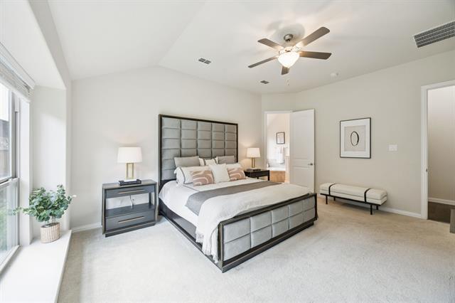 Building Photo - 501 Oak Point Dr