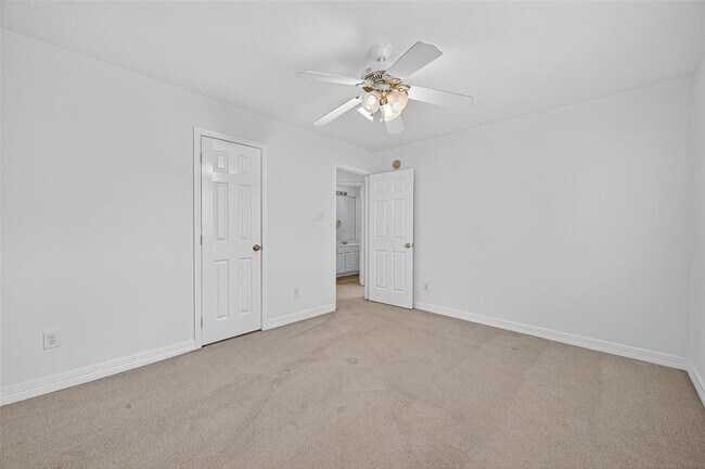 Building Photo - 3702 Cedar Valley Dr