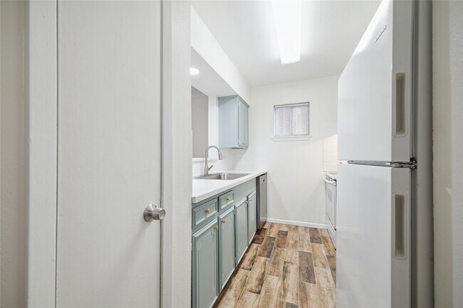 Building Photo - 513 Ridge St