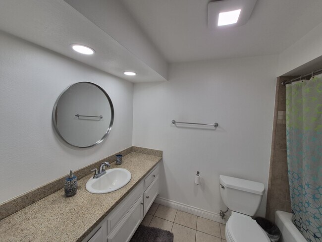 Building Photo - 5313 Sevilla Ct