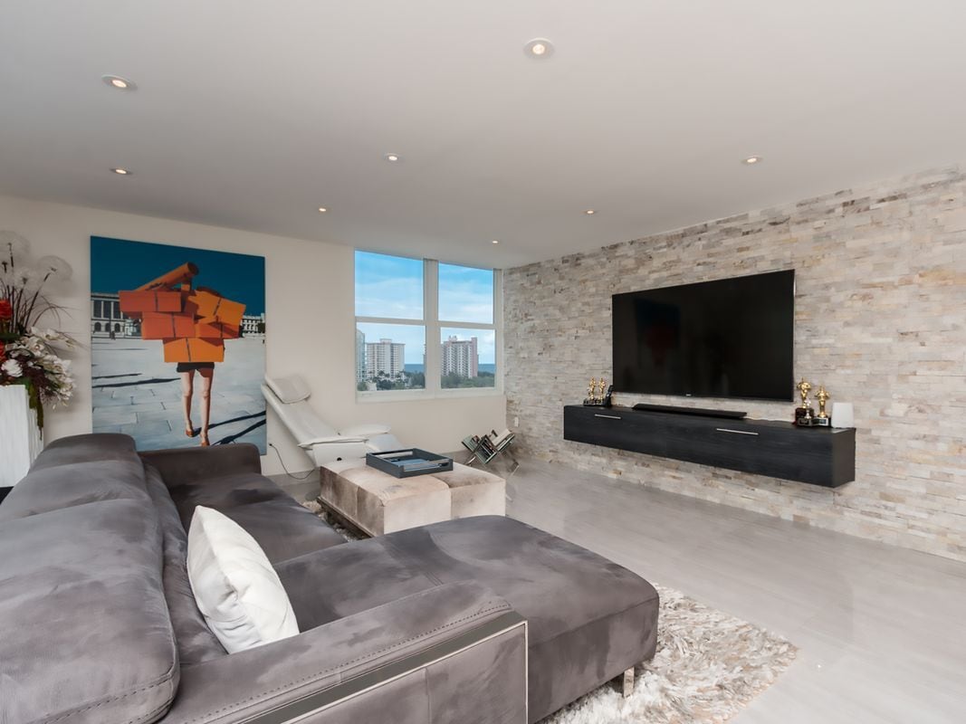 Building Photo - 888 Intracoastal Dr