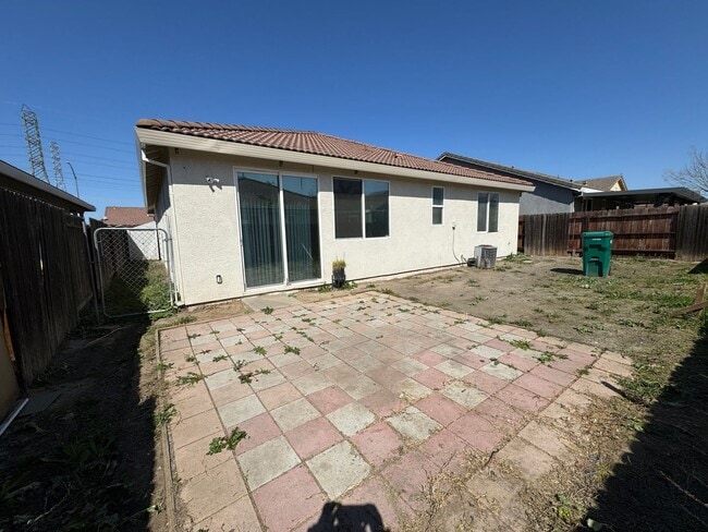 Building Photo - COMING SOON! Four Bed, Two Bath Home Close to Hwy 99 and Stockton Airport