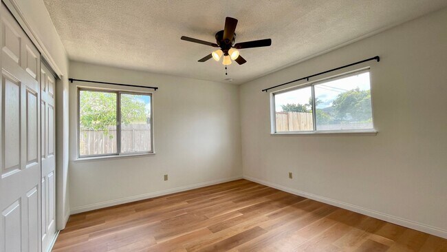 Building Photo - Updated and Renovated 4 Bedroom in Laguna Lake