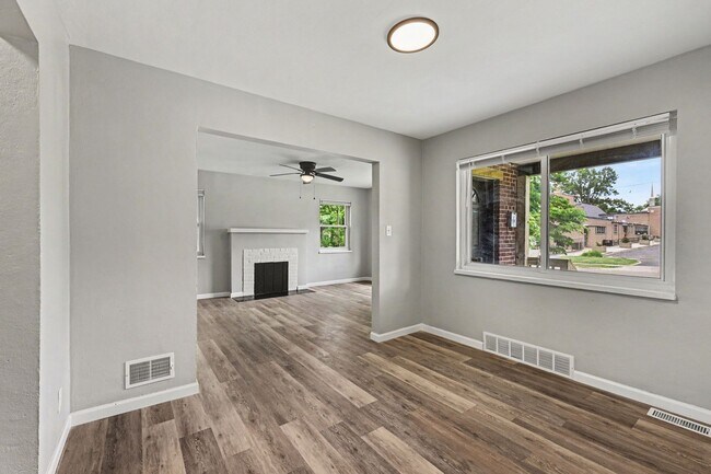 Building Photo - Renovated 3 Bed 2 Bath Home