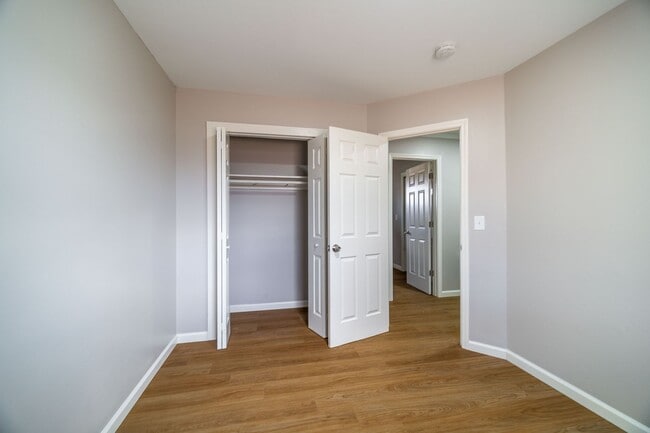 Building Photo - Updated 3 Bedroom Home with Garage!