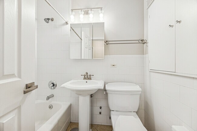 Building Photo - 1953 Euclid Ave