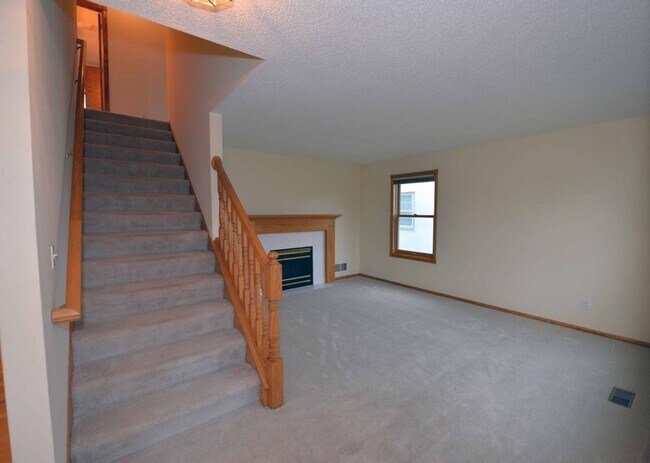 Building Photo - Robbinsdale Home for Rent