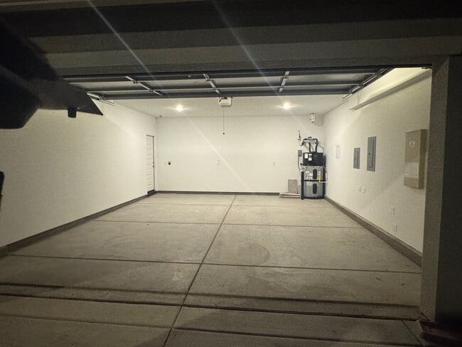 Building Photo - 4041 Flathead Dr