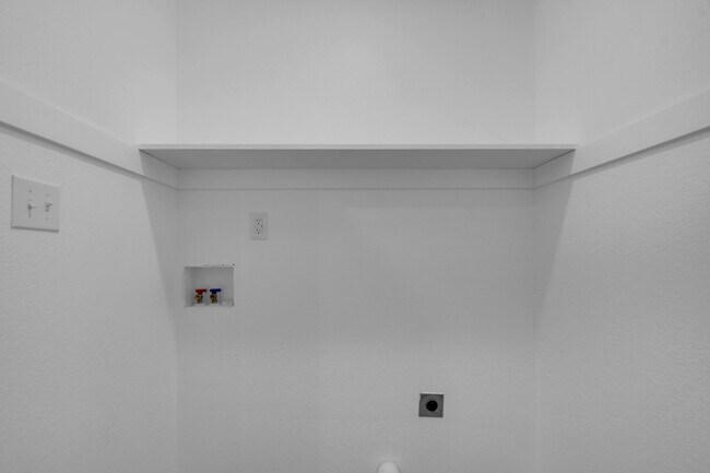 Building Photo - 1004 E Fannin St