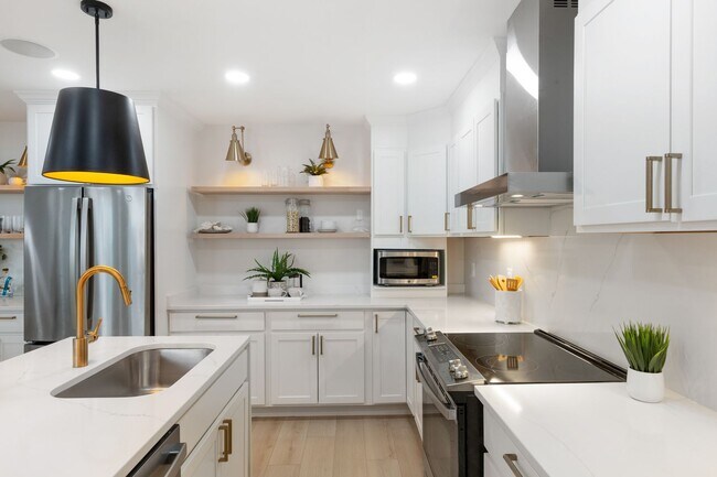 Building Photo - STUNNING 4 Level Fells Point Rowhome! WITH...