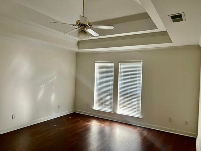 Building Photo - 1124 Sewanee Ct