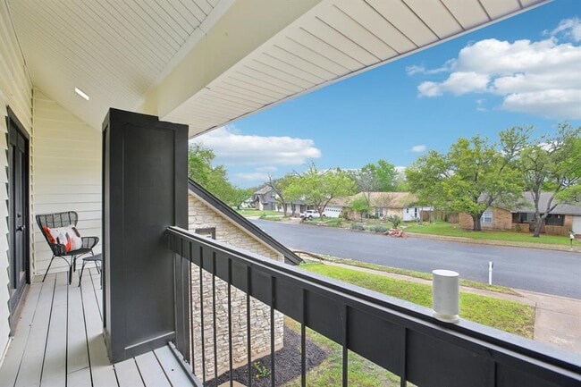 Building Photo - 2104 Malvern Hill Dr