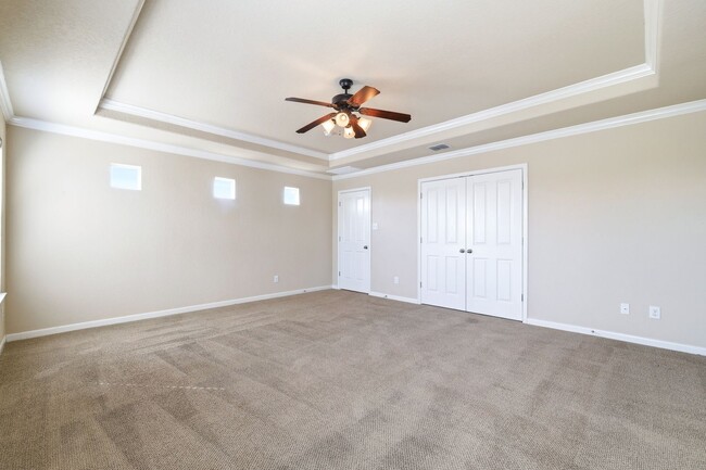 Building Photo - ***APPLICATION CURRENTLY UNDER REVIEW***Spacious Cul-de-sac home located close to Seaworld, Lackl...