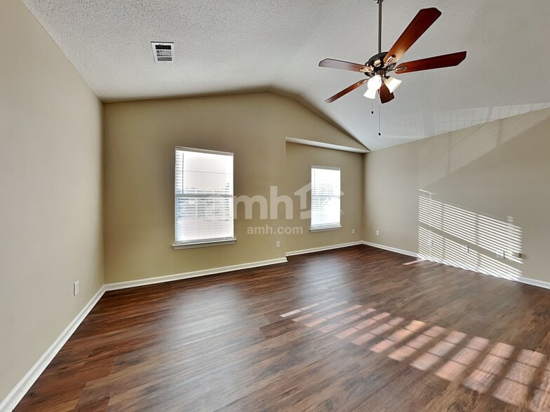 Building Photo - 112 Willow Lakes Ct