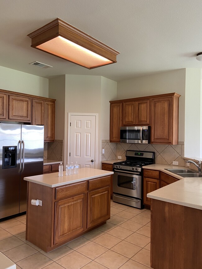 Building Photo - 4408 Hidden Lake Xing