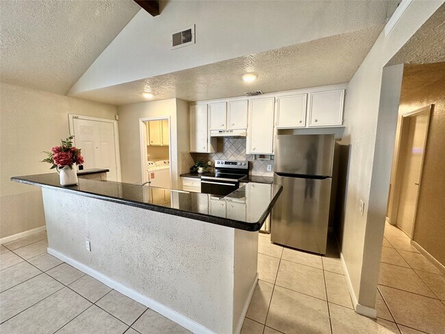 Building Photo - 9164 Wilcrest Dr