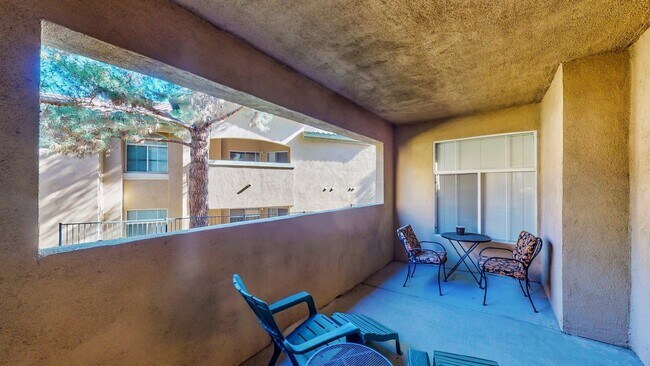 Building Photo - Experience Las Vegas in style and comfort ...