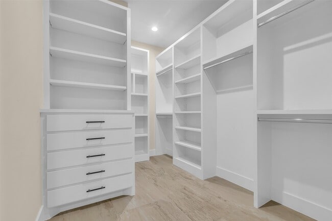 Building Photo - 9630 Vilven Ln