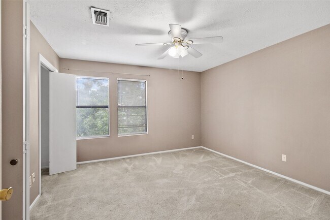 Building Photo - 2521 Crosstimbers Dr