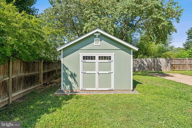 Building Photo - 2013 Maynard Dr
