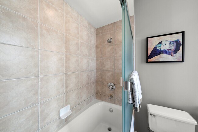 Building Photo - 435 W Erie St