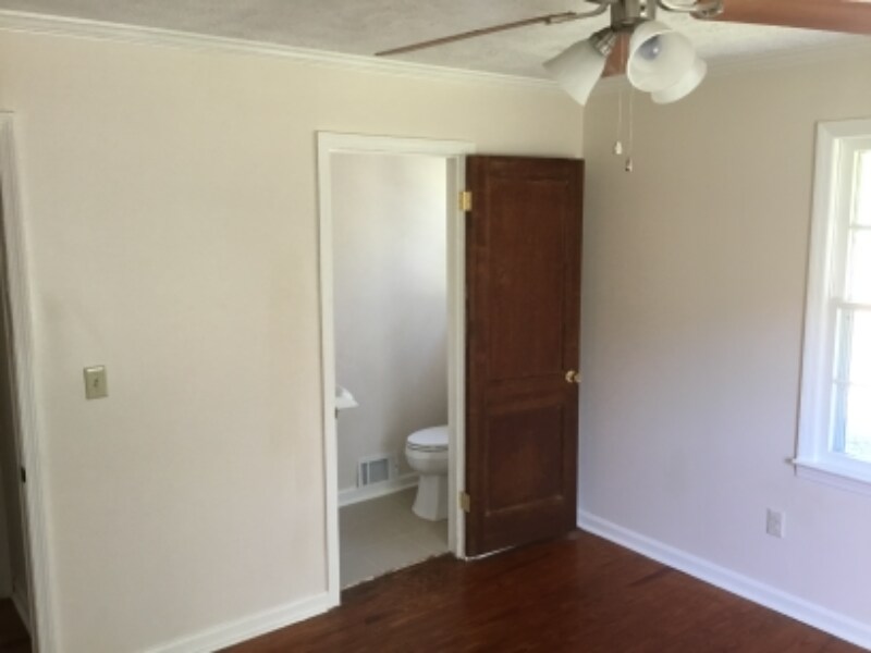 Building Photo - 709 N Hankinson St