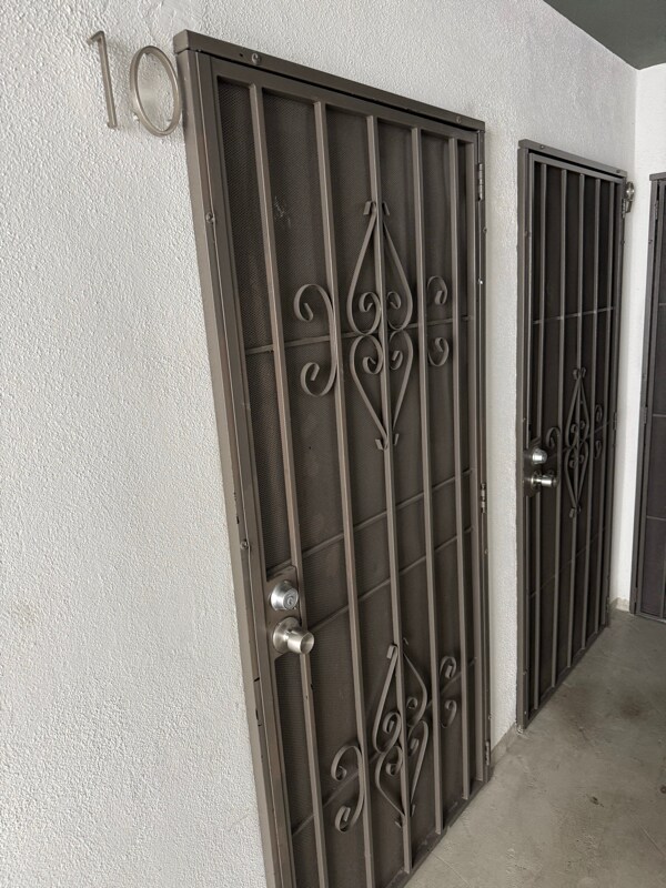 Building Photo - 3337 S Durango Ave