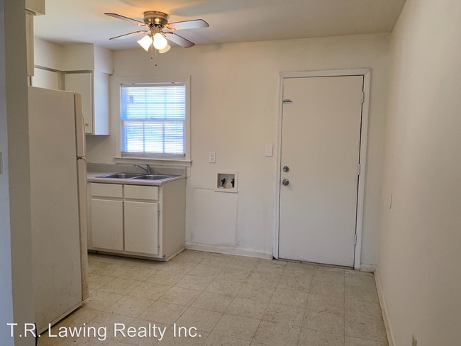 Building Photo - 1 Chesterfield Ct