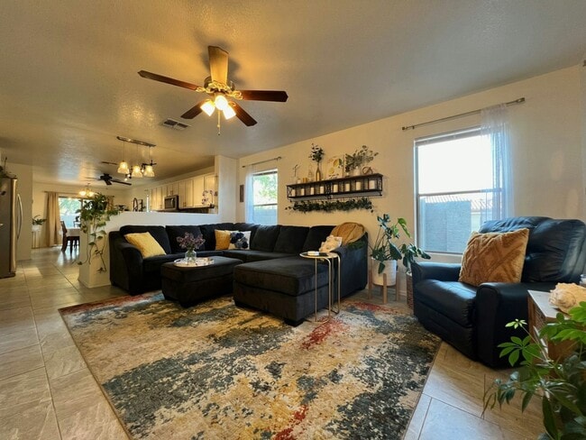 Building Photo - 3649 E Orchid Ln