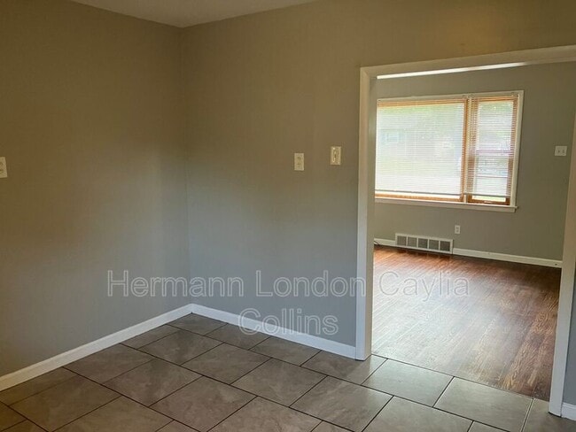 Building Photo - 1451 Fairmeadows Ln