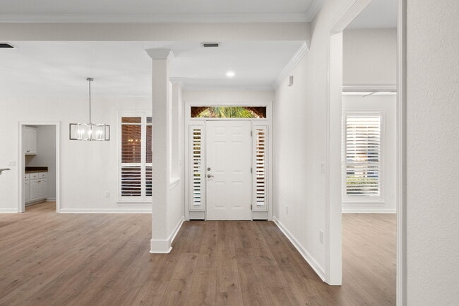 Building Photo - 255 Cll Escada