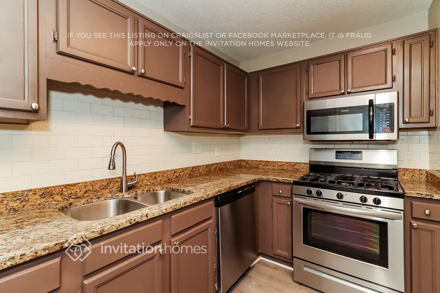 Building Photo - 1965 Sandcreek Dr SW