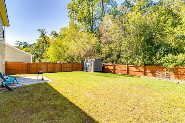 Building Photo - 1108 Lake Village Dr