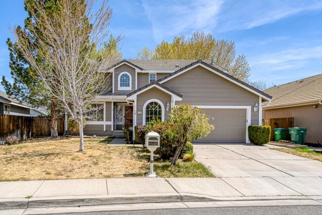 Building Photo - Fully Furnished Modern Home With Great Location