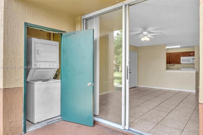 Building Photo - 10765 Cleary Blvd