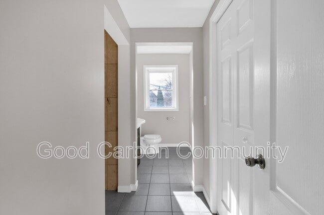 Building Photo - 1205 Hertel Ave