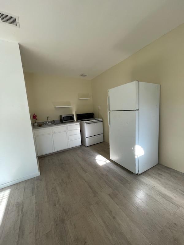 Building Photo - 6251 Canby Ave