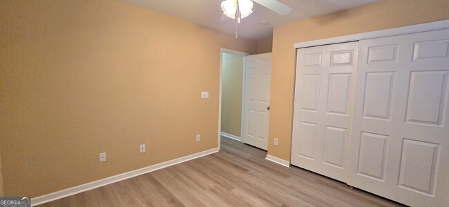 Building Photo - 11 Brookview Dr
