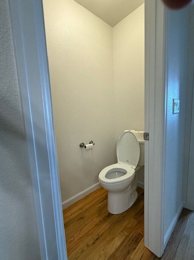 Building Photo - Fully Upgraded Executive Home For Lease