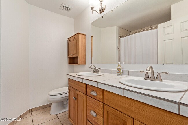Building Photo - 1347 W Lobo Ave