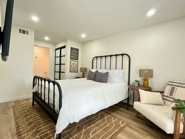 Building Photo - 6111 Rancho Mission Rd