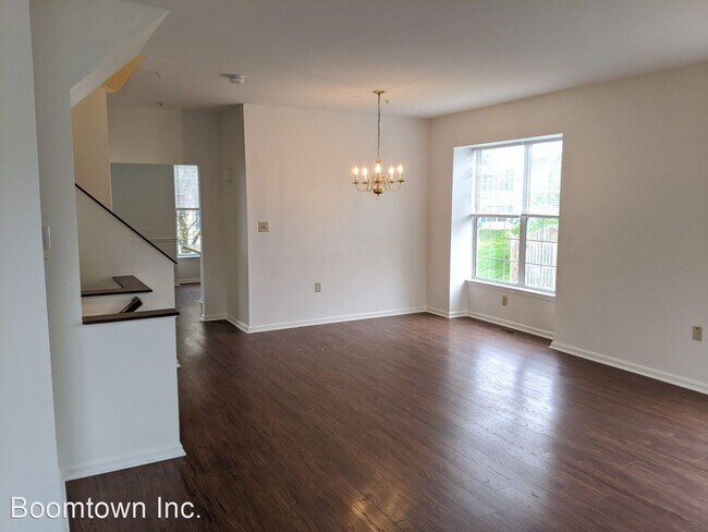 Building Photo - 4 br, 3.5 bath House - 104 Rock Creek Court